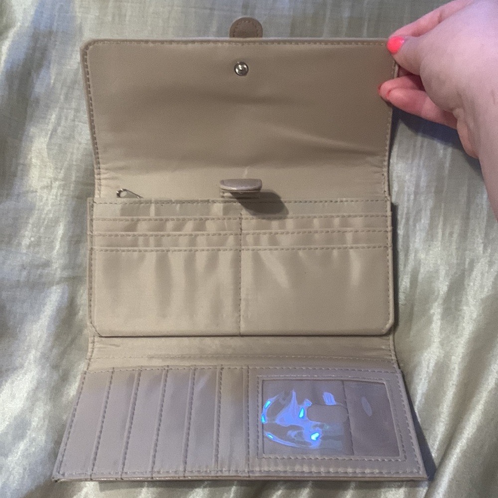 Pink Wallet - Picture 3 of 5